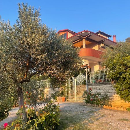 Georgemishel Guest House Berat Buitenkant foto