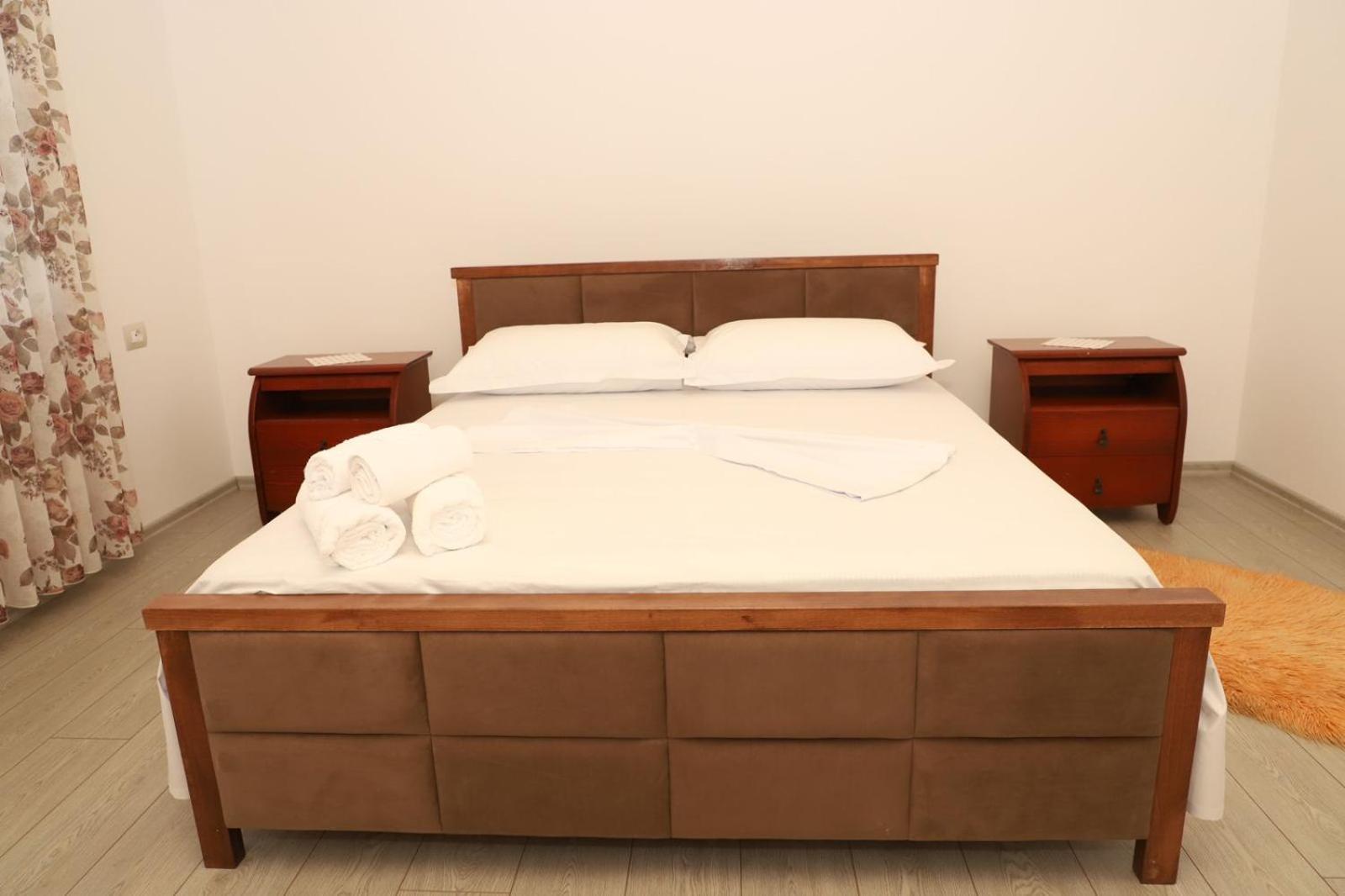 Georgemishel Guest House Berat Buitenkant foto