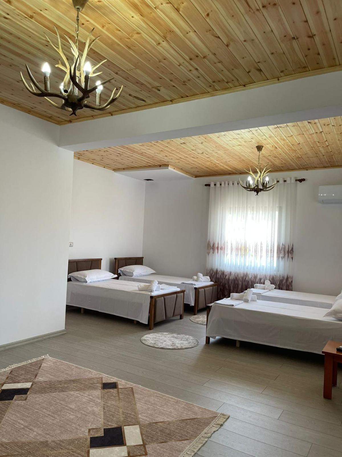 Georgemishel Guest House Berat Buitenkant foto