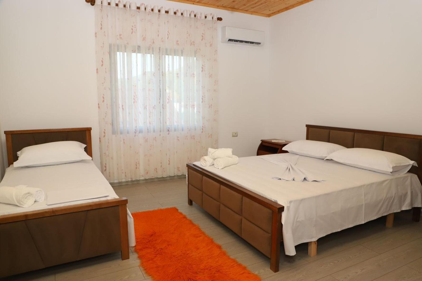 Georgemishel Guest House Berat Buitenkant foto
