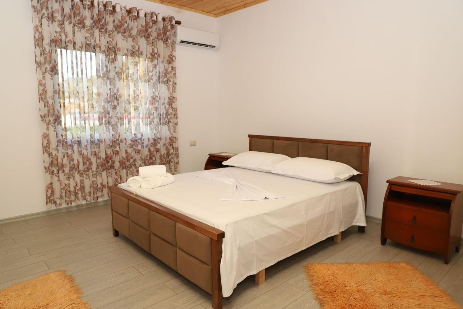 Georgemishel Guest House Berat Buitenkant foto