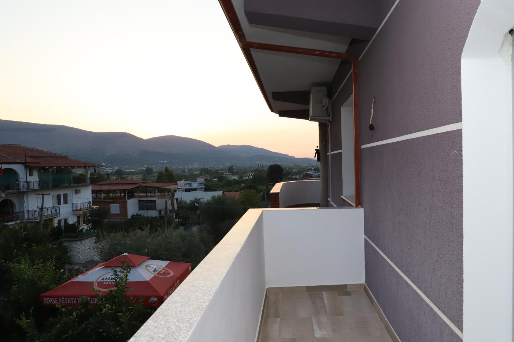 Georgemishel Guest House Berat Buitenkant foto