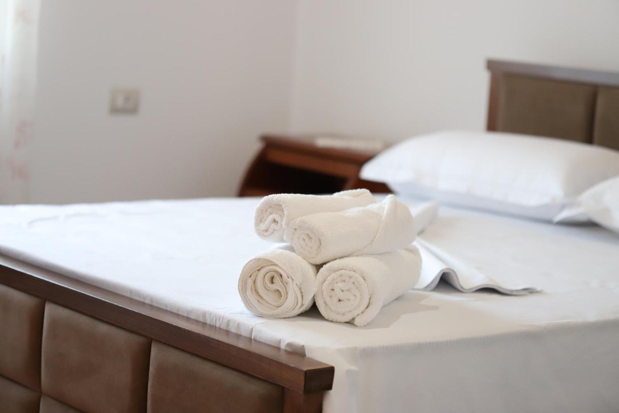 Georgemishel Guest House Berat Buitenkant foto