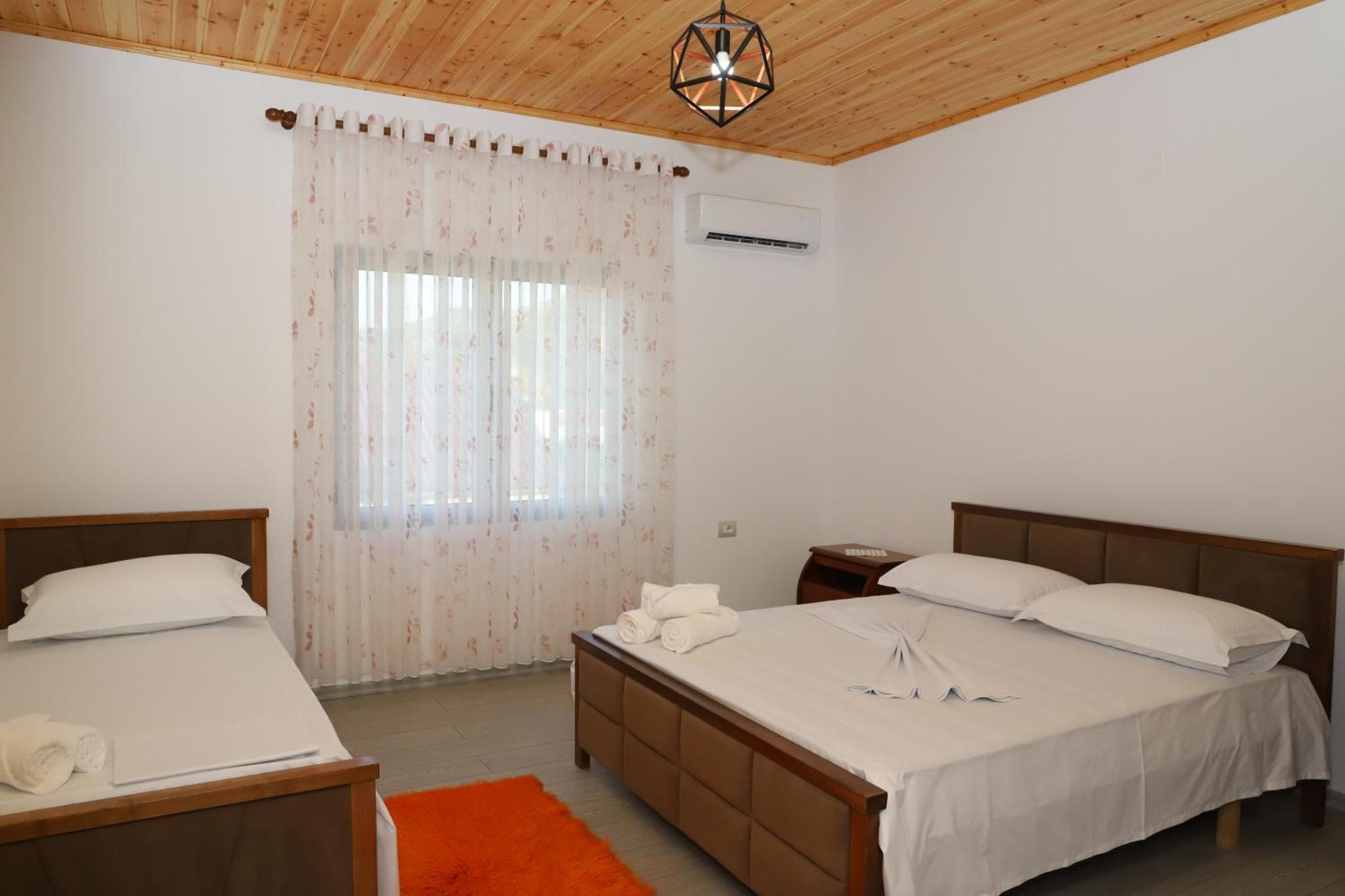 Georgemishel Guest House Berat Buitenkant foto