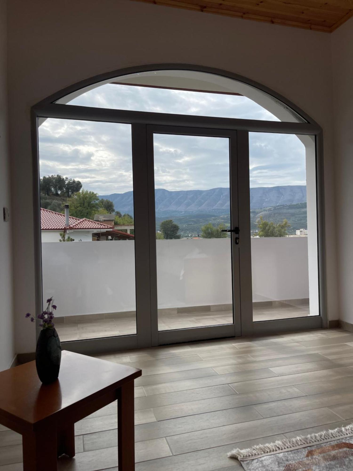 Georgemishel Guest House Berat Buitenkant foto