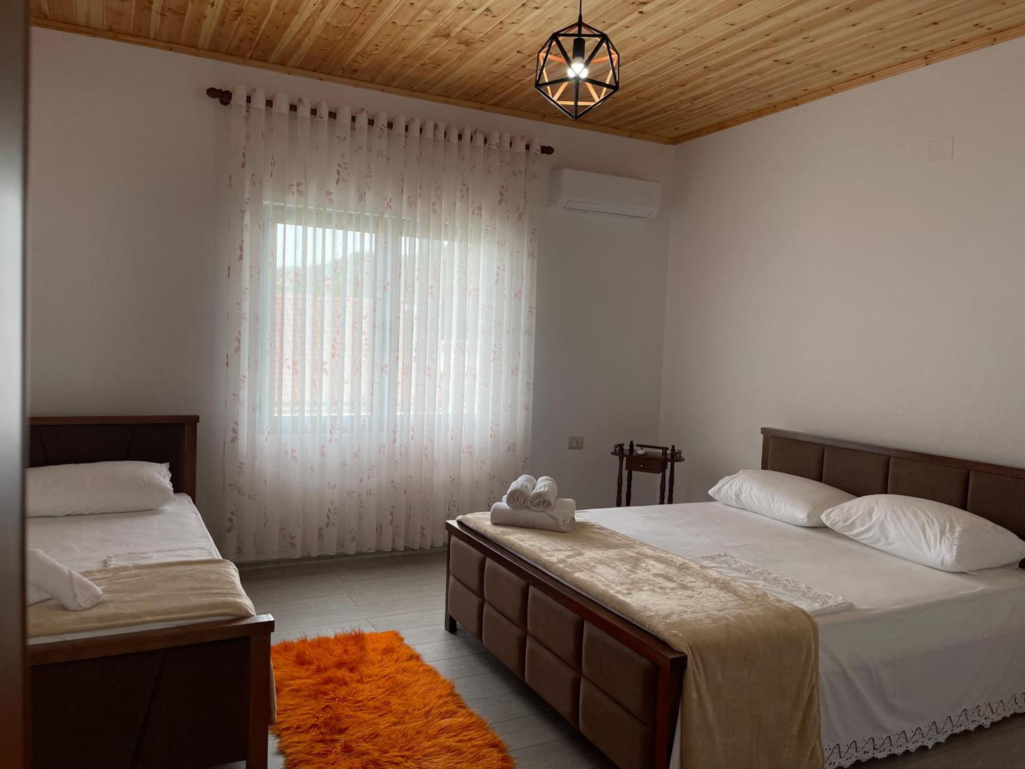 Georgemishel Guest House Berat Buitenkant foto