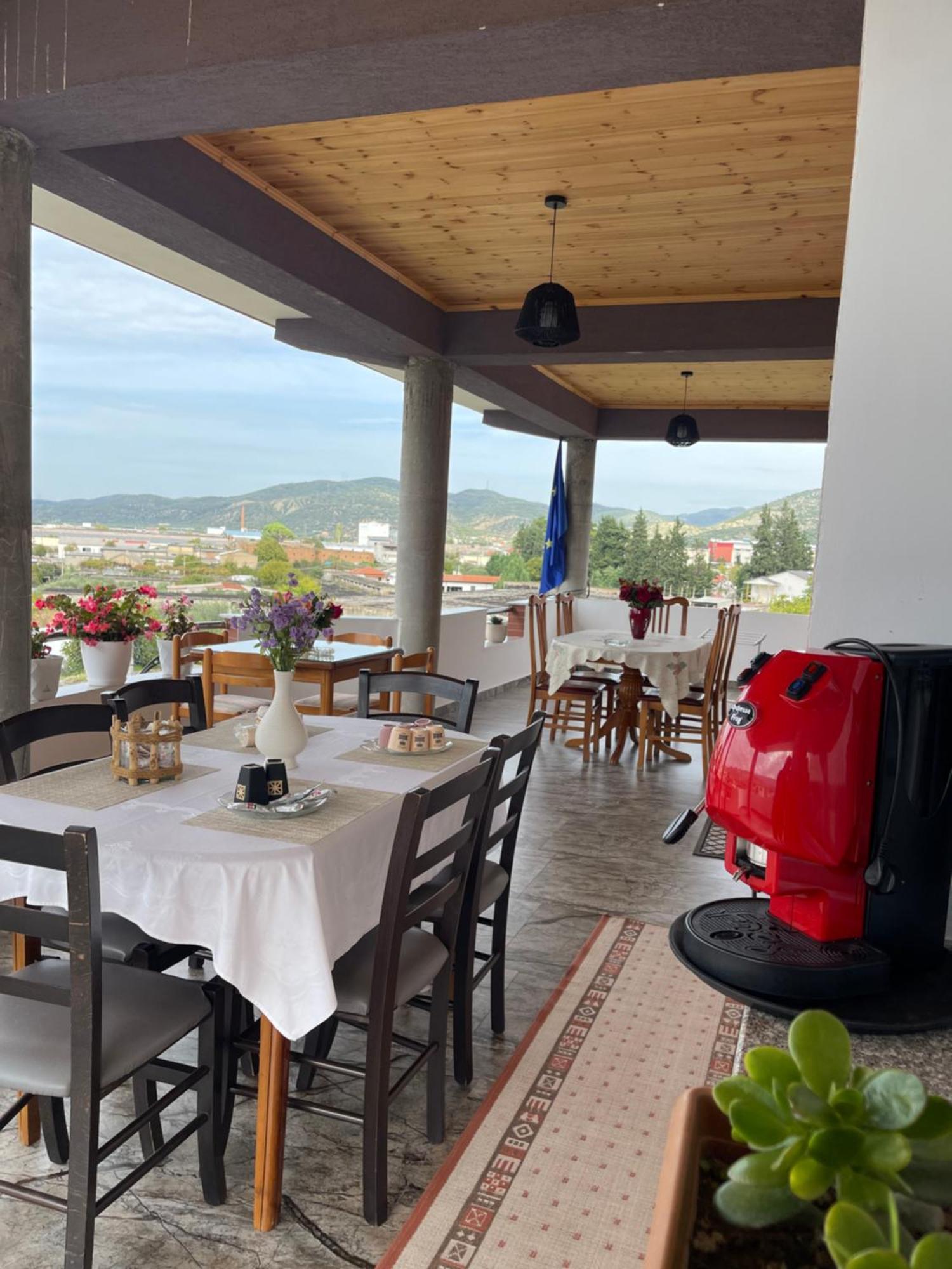 Georgemishel Guest House Berat Buitenkant foto