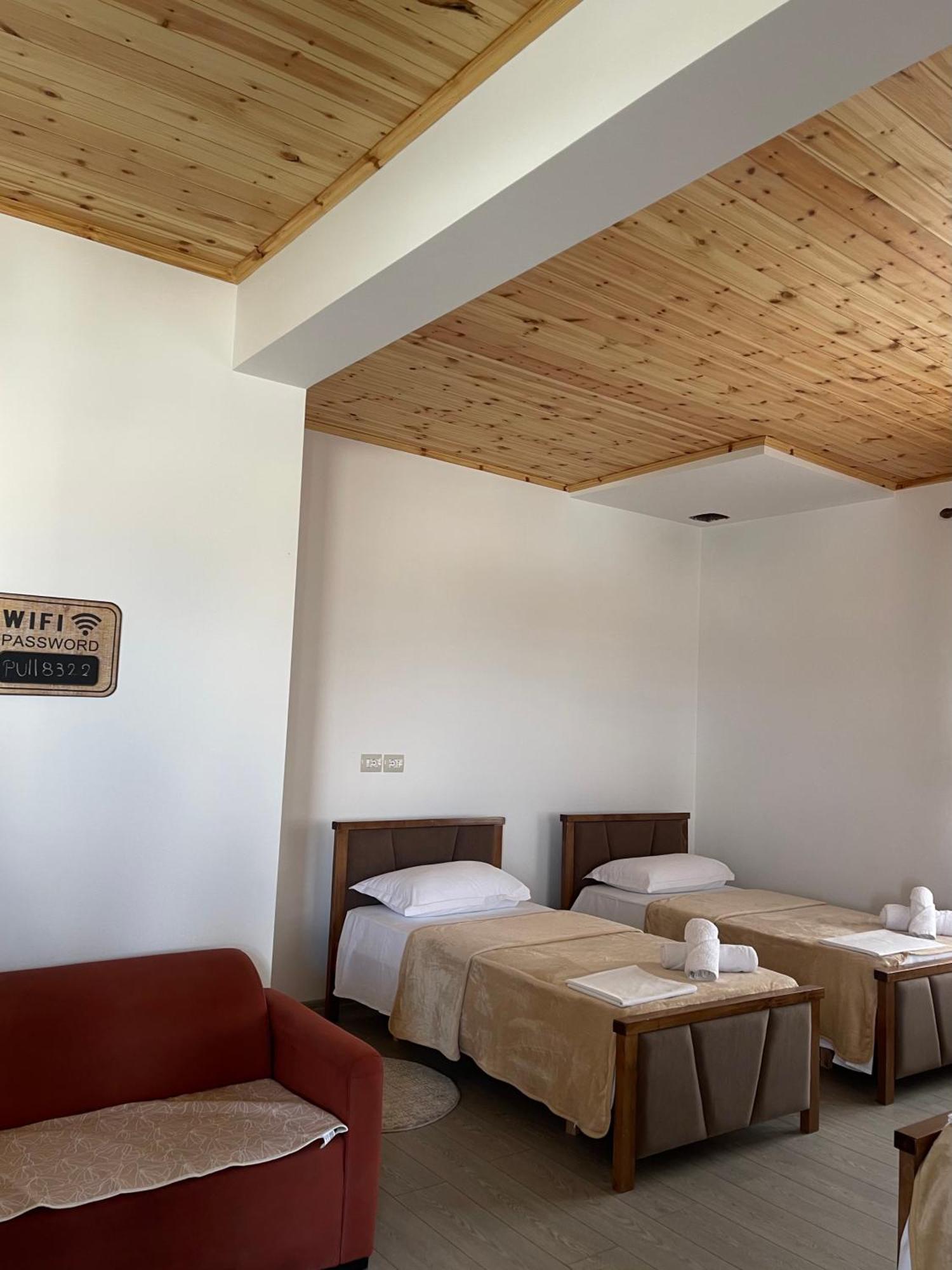 Georgemishel Guest House Berat Buitenkant foto