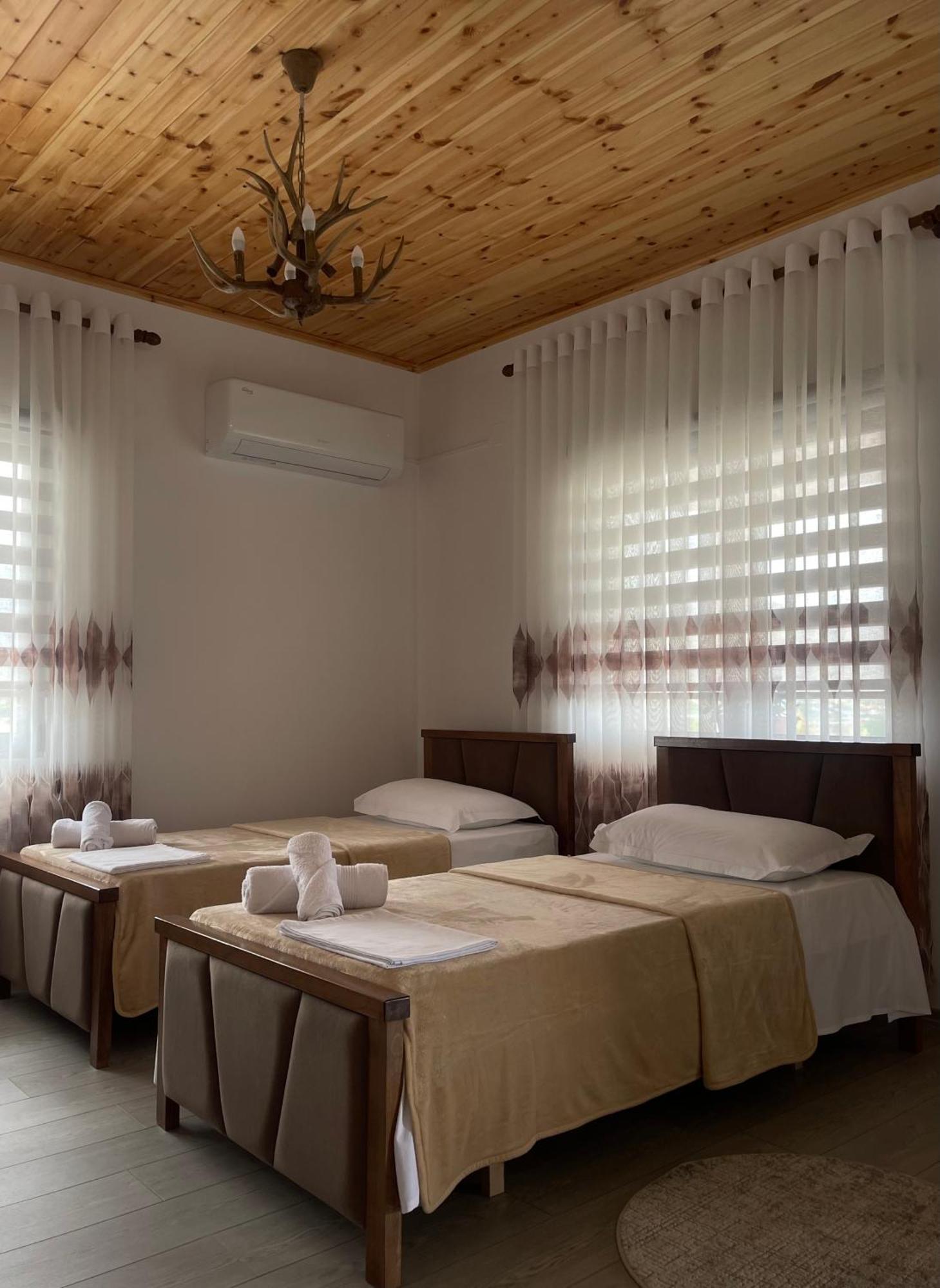 Georgemishel Guest House Berat Buitenkant foto