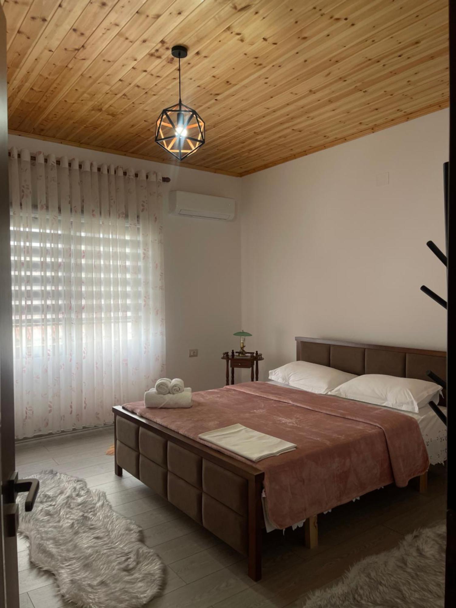 Georgemishel Guest House Berat Buitenkant foto